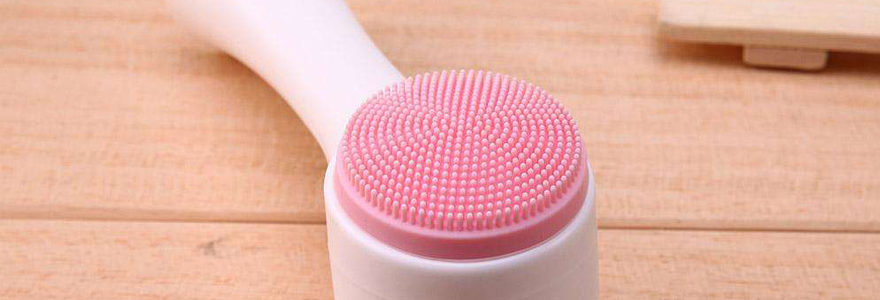 brosse nettoyante pour le visage